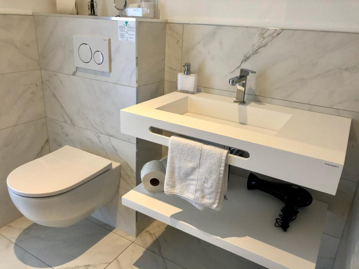 Hotelya - Lille Villeneuve D'Ascq Екстер'єр фото