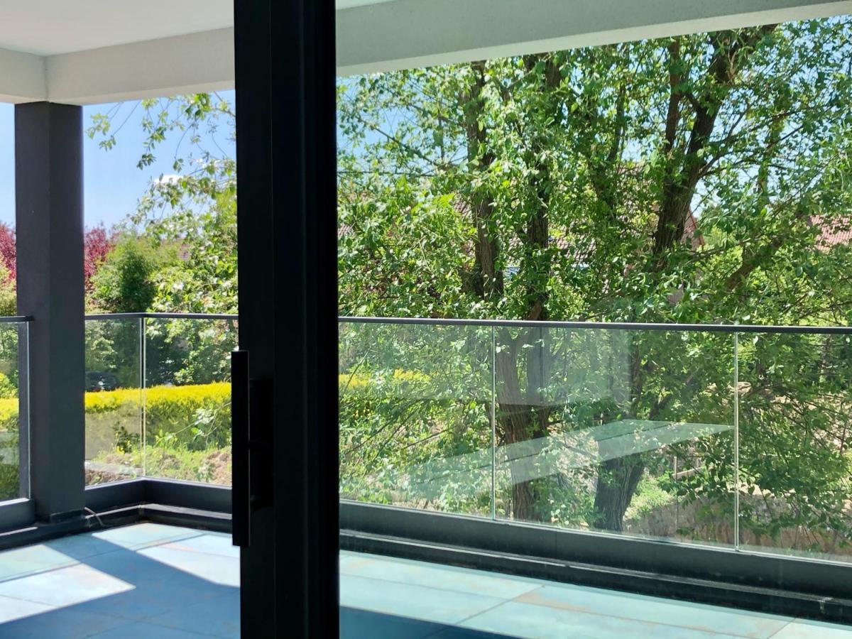 Hotelya - Lille Villeneuve D'Ascq Екстер'єр фото